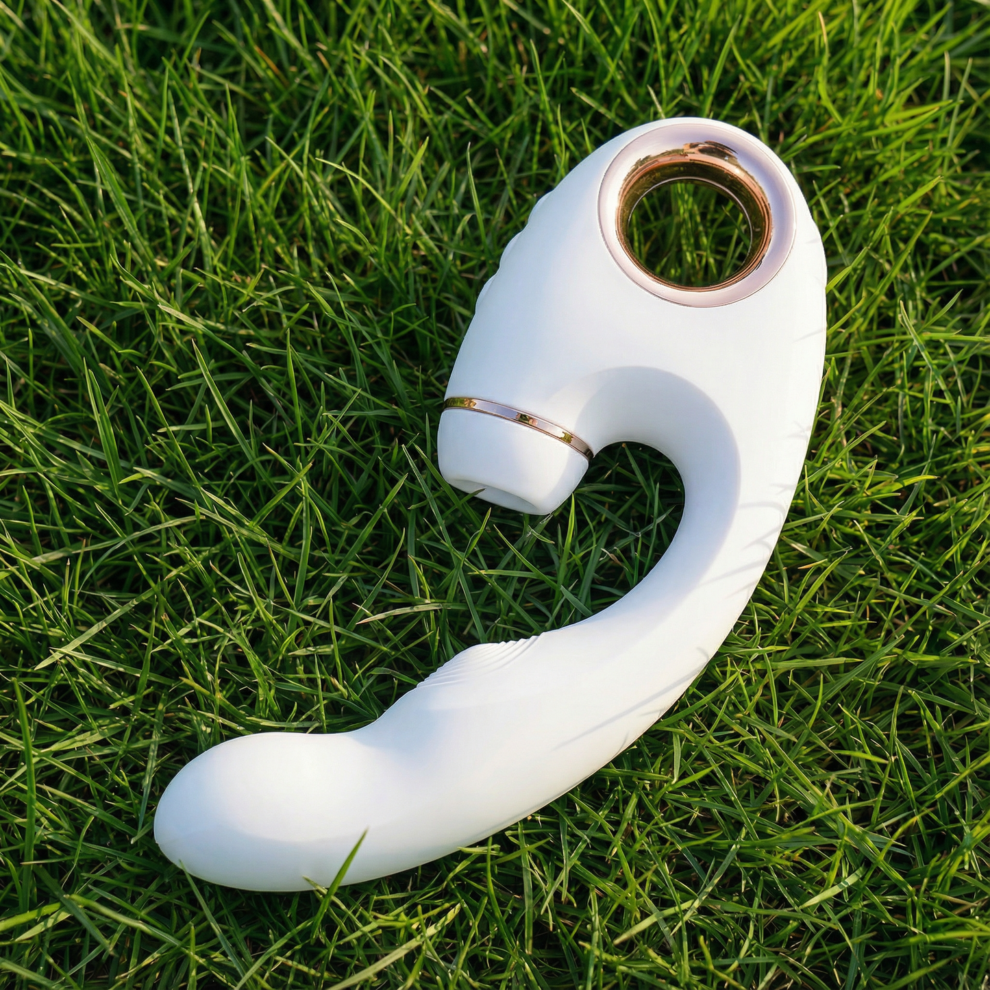 An overhead view of the device placed on the lawn.